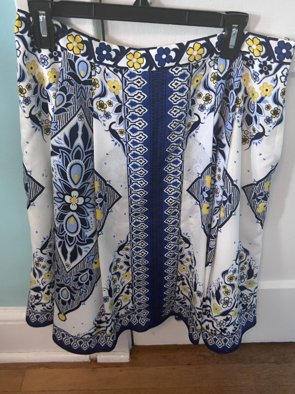 Banana Republic Women's Tapestry/Floral A-line Skirt Blue Yellow Pleated Size 10
